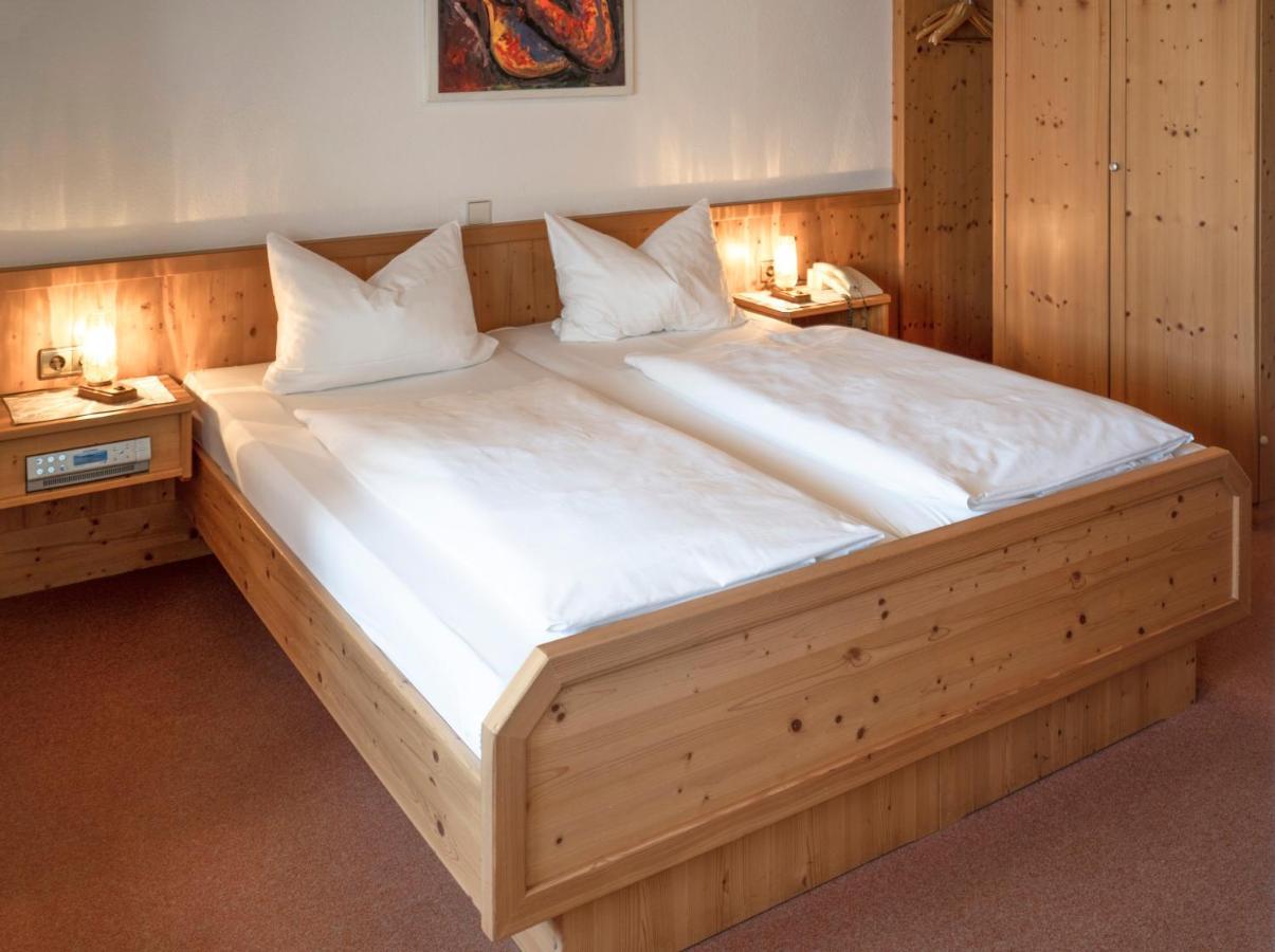 Landgasthof Roessle uhlingen Birkendorf Bagian luar foto