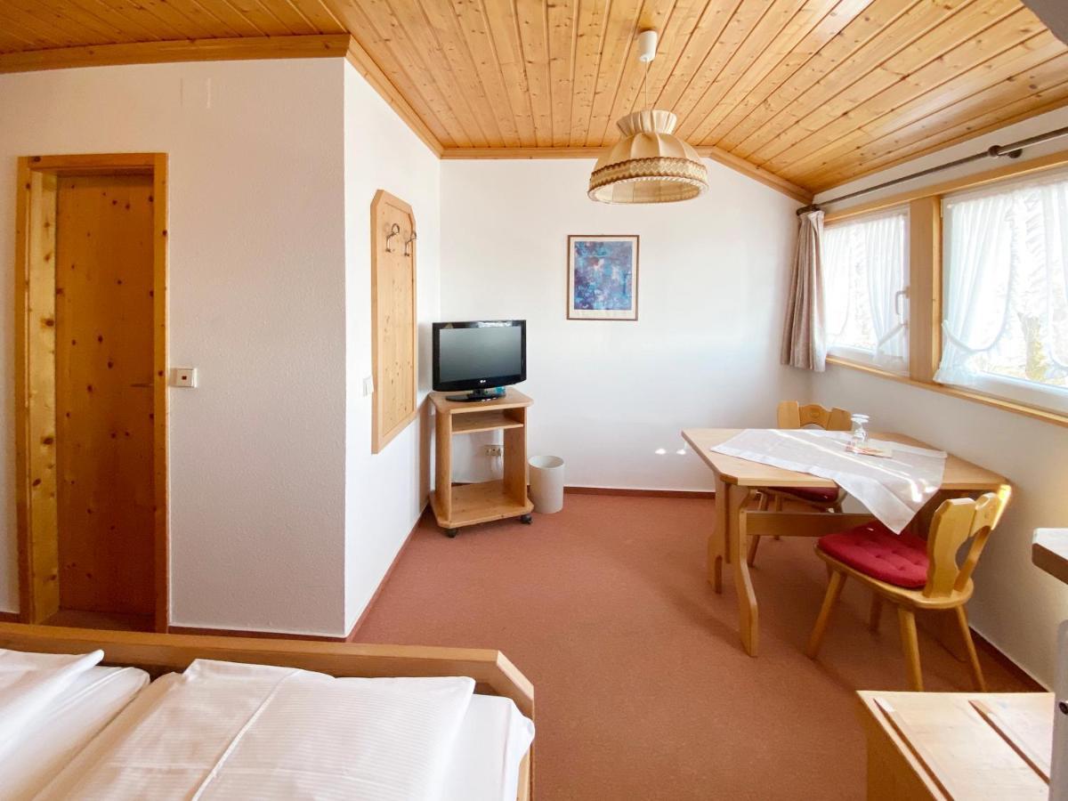 Landgasthof Roessle uhlingen Birkendorf Bagian luar foto